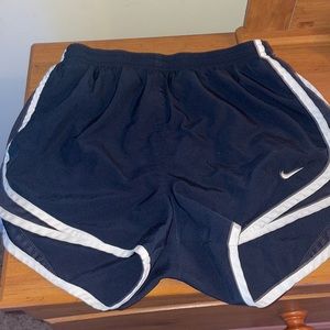 navy blue nike shorts